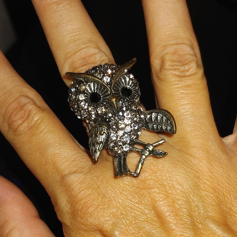 Vintage Sparkling Rhinestone Owl Ring * Stretchy Band * Two Tone Color
